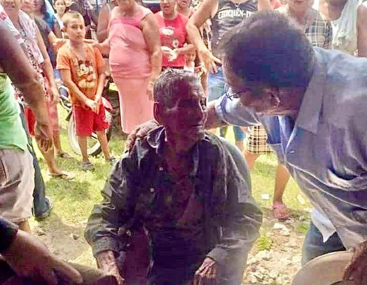 Abuelito se pierde en selva de Tabasco; asegura que se lo llevó el duende zahorí