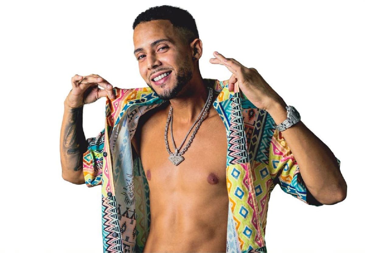 Comparte T-RiEr qué hay detrás de su sencillo “Al 100XCiento X Ti” del disco "Amor de otra galaxia"