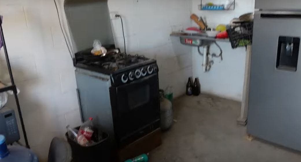 Youtuber mexicano presta su casa a familia en situación de calle, se adueñaron de ella