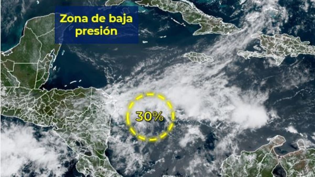 Aumenta a 30% la probabilidad de desarrollo ciclónico en zona de baja presión al sureste de Quintana Roo