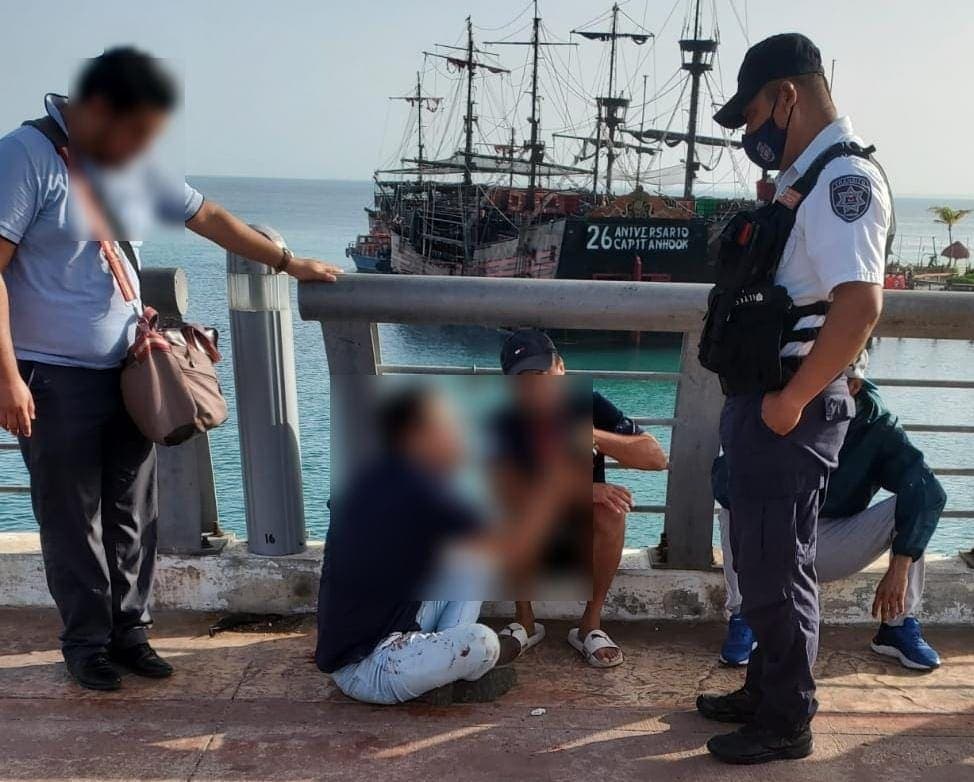 Salvan a joven suicida que quería saltar del puente Calinda en Cancún