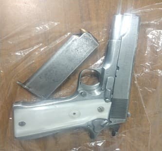 Policía da persecución a otro sicario en motocicleta, en Playa del Carmen