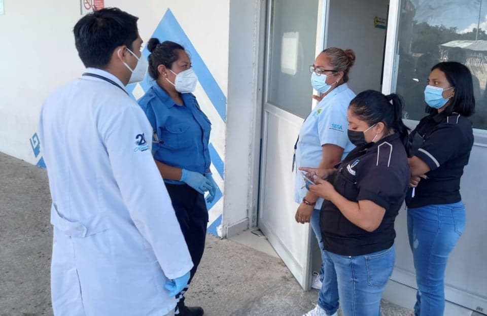 Confirma director de hospital de Playa del Carmen que carecían de especialista para recibir a menor baleada