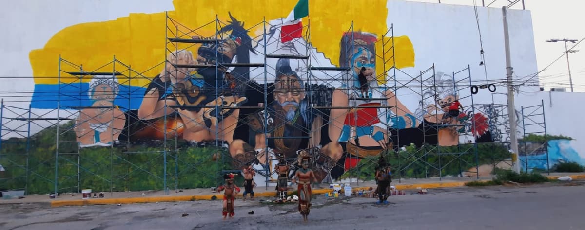 MAYAS ANCESTRALES: Mural colosal se tiñe en el Poliforum de Playa del Carmen