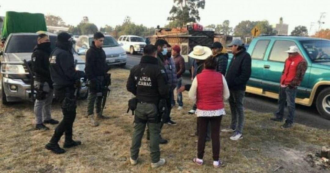 Video: Riña entre vendedores de barbacoa; hasta sacaron los machetes