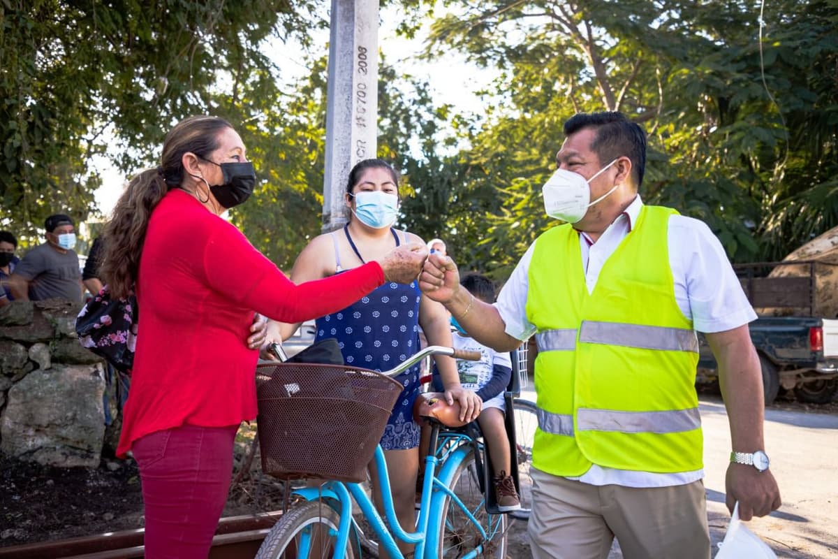 Tulum: Marciano Dzul encabeza arranque de construcción de banquetas y guarniciones en la colonia Ejidal