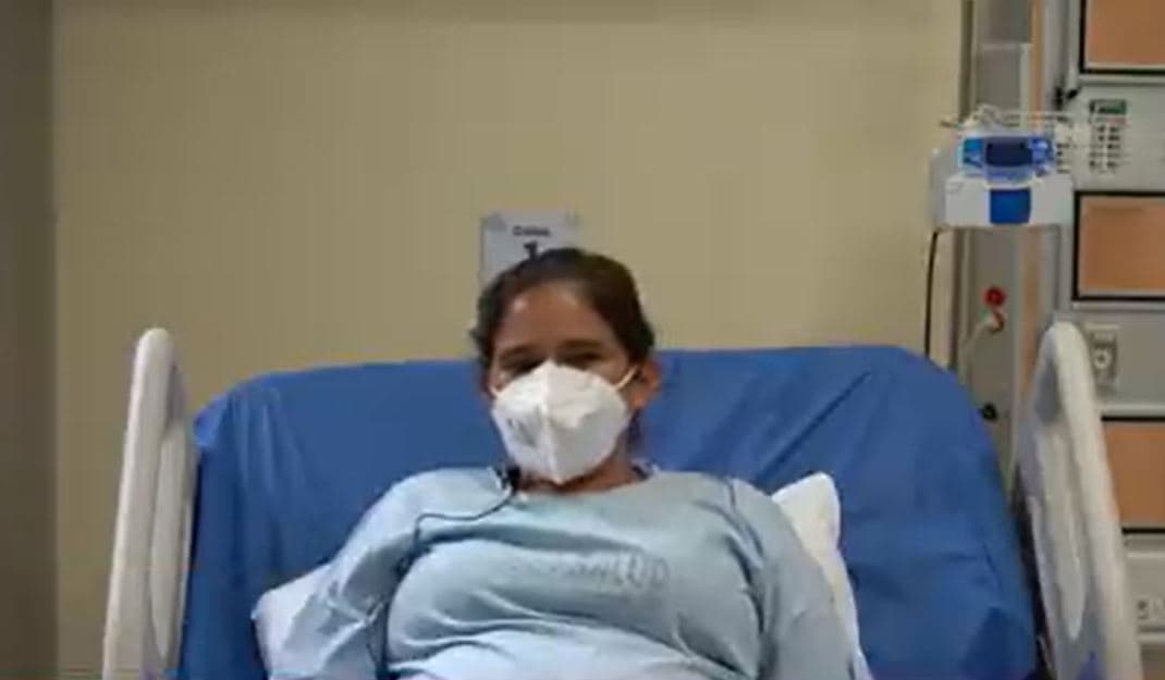 Médicos le extraen un tumor de seis kilos del estómago a una mujer de 28 años