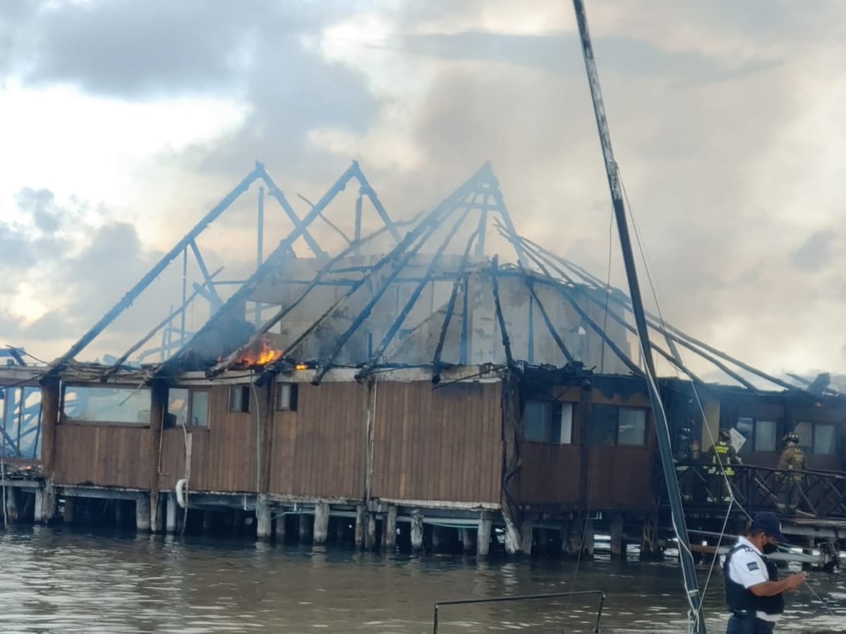 Arde restaurante del hotel Imperial Las Perlas en Cancún