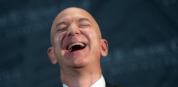 Jeff Bezos cree que en el futuro viviremos en el espacio y la Tierra será un 'resort' de vacaciones