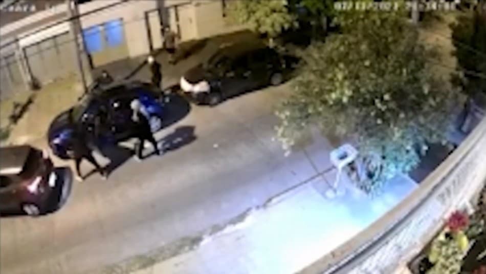 Asaltantes disparan a mujer para asaltarla, pero las balas no salieron del arma