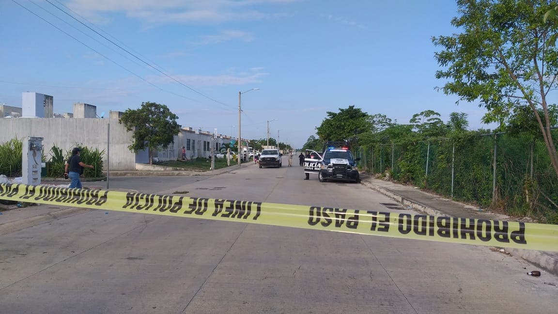 Dejan el cuerpo decapitado de una persona en el fraccionamiento Prado Norte de Cancún