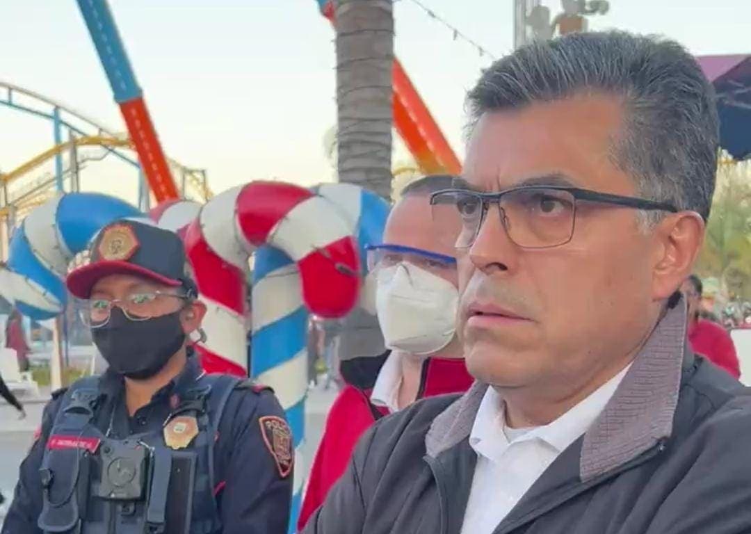 Video: Acusan de homofobia a Six Flags; prohibió besarse a pareja gay