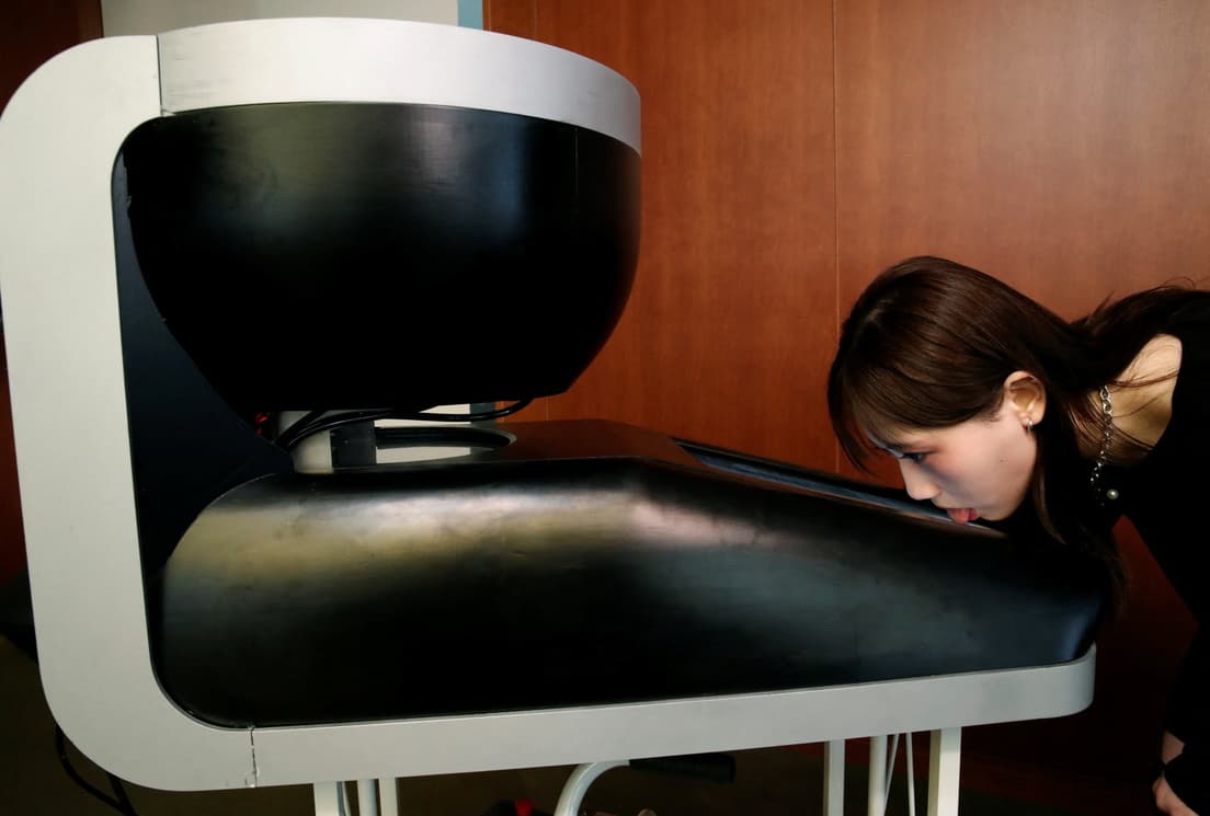 ¡Increíble! Crean una pantalla para lamer que recrea sabores de alimentos