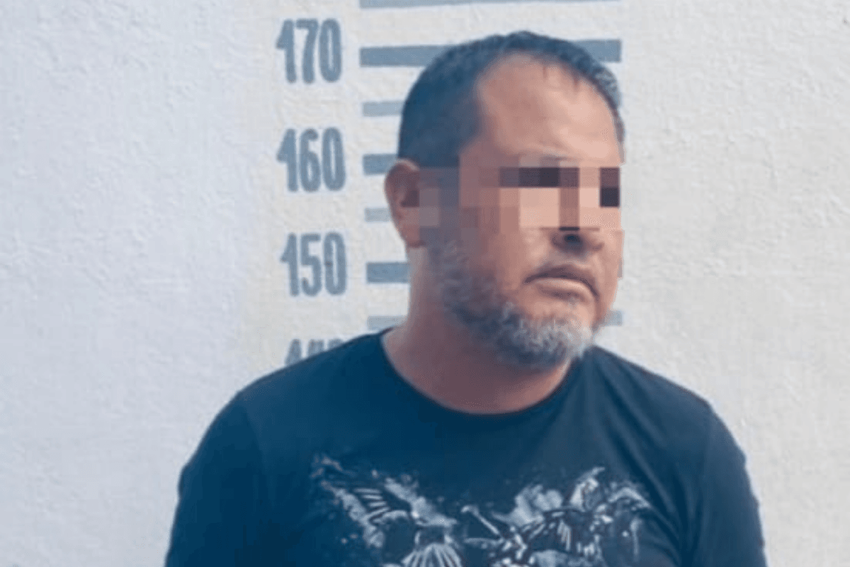 Detienen a sujeto por hacerse pasar por policía en Playa del Carmen