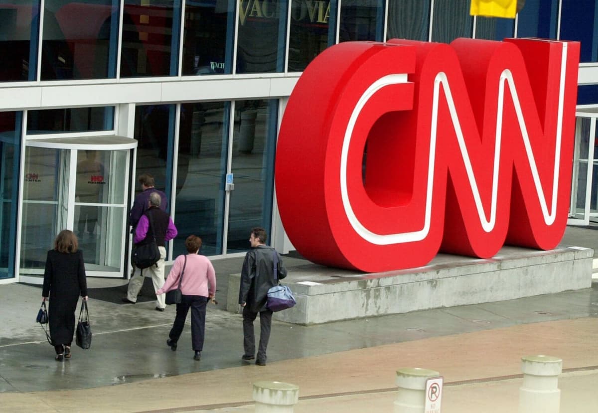 CNN cerró sus oficinas por el aumento de contagios por COVID-19