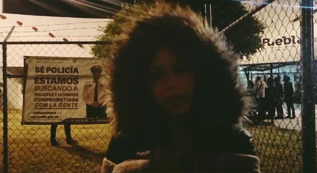 Video: Dejan a la intemperie a migrantes en Puebla, incluso niños y bebés