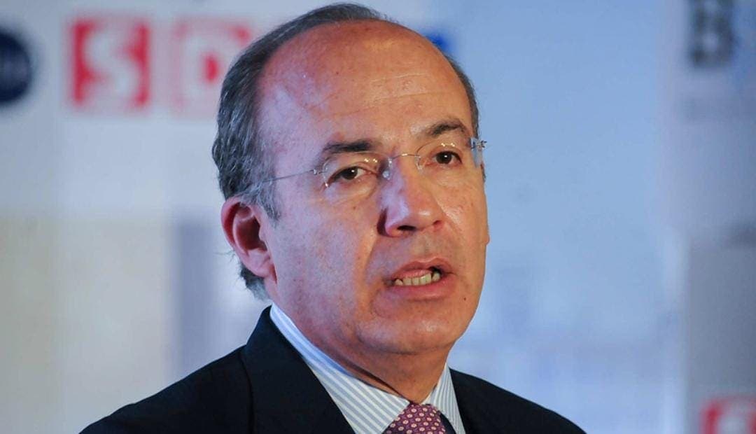 Video: Aparece Felipe Calderón en el Quién es quién en las mentiras
