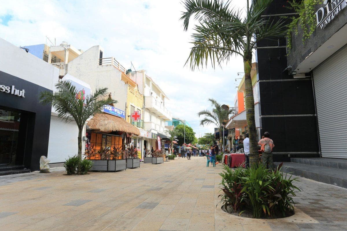 ¡LA QUINTA VUELVE A BRILLAR! En video, presumen Quinta Avenida sin ambulantes