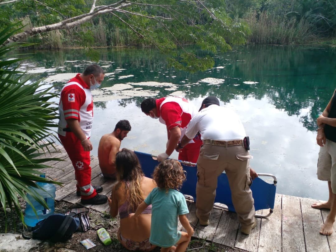 Hospitalizan a turista alemán, luego de casi ahogarse en cenote