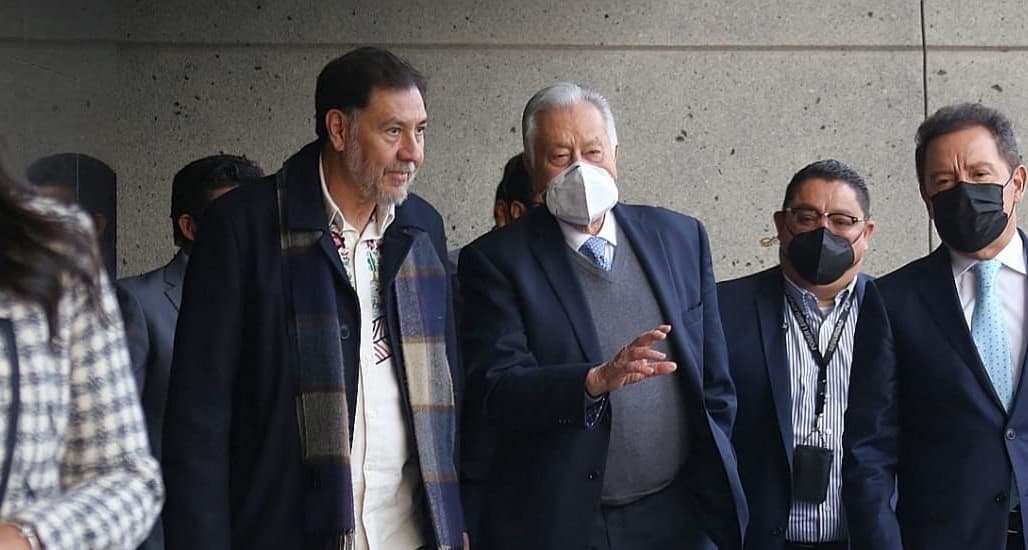 Gerardo Fernández Noroña califica de "histéricos" a quienes quieren vacunar a niños contra covid