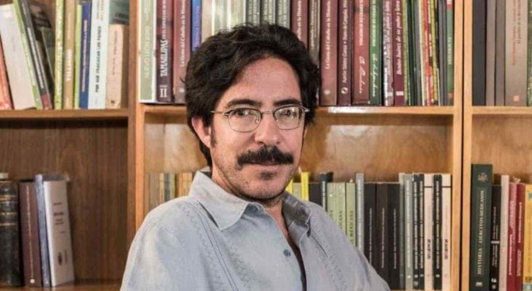 Critican nombramiento de Pedro Salmerón como embajador; es señalado por acoso