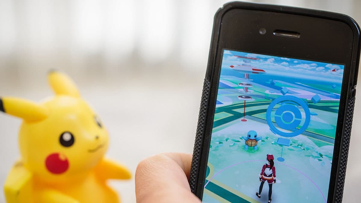 Despiden a policías por jugar Pokémon GO en lugar de atender un robo