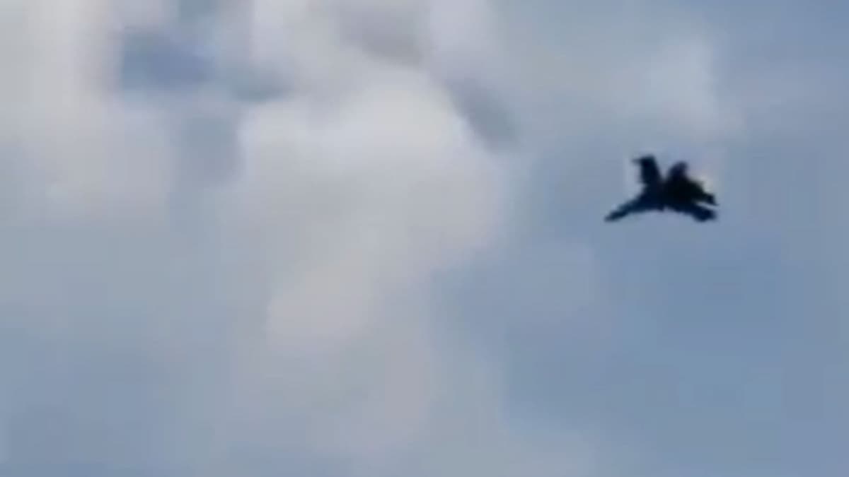 Piloto derriba seis aviones rusos en Ucrania y lo llaman 'El fantasma de Kiev'