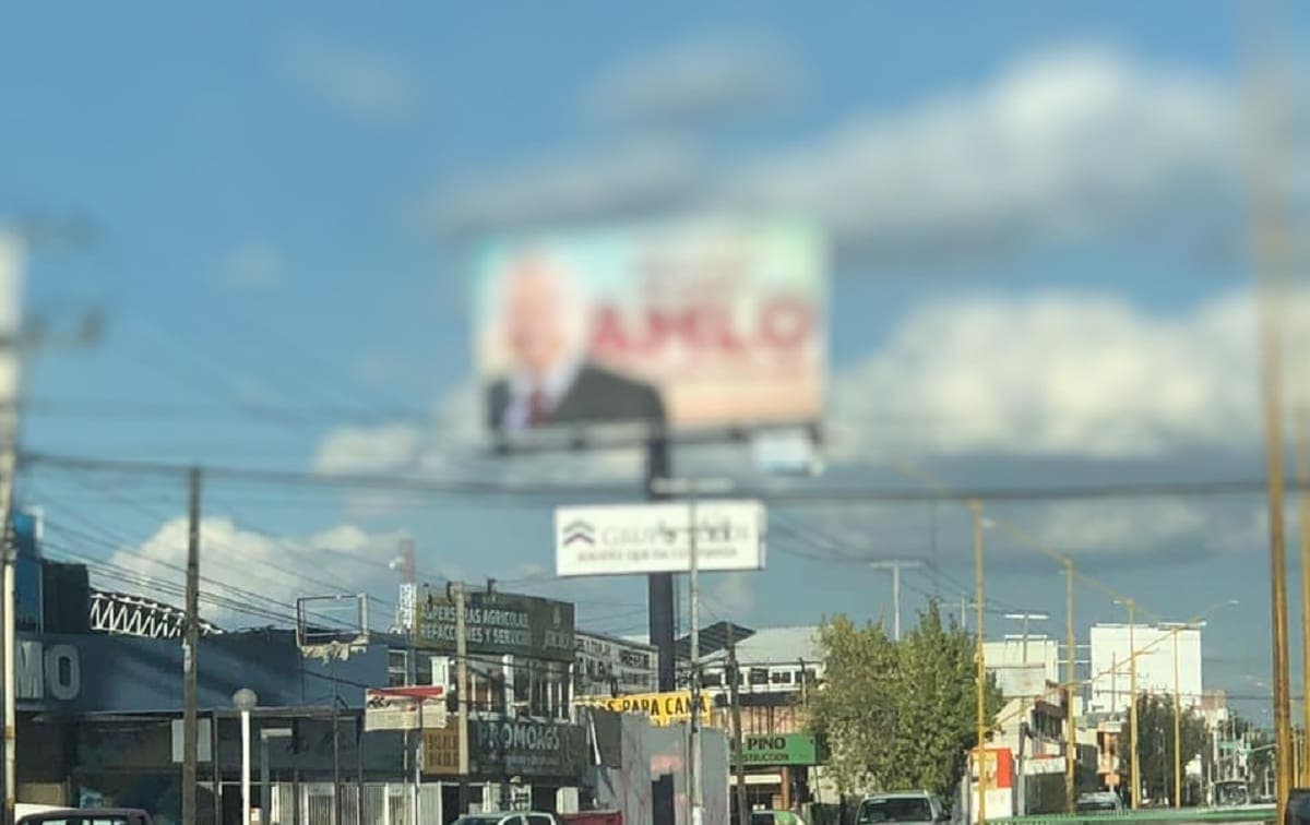 Rompen veda electoral con espectaculares a favor de mandato de AMLO