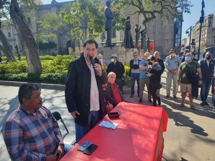 Noroña cita a rueda de prensa en Guadalajara y nadie llega