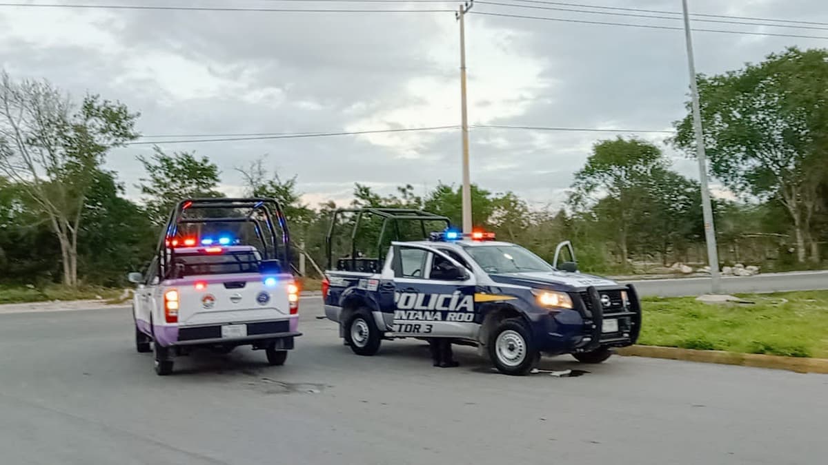 Auxilian a mujer abandonada en Arco Vial de Cancún; denuncia abuso sexual en un mototaxi