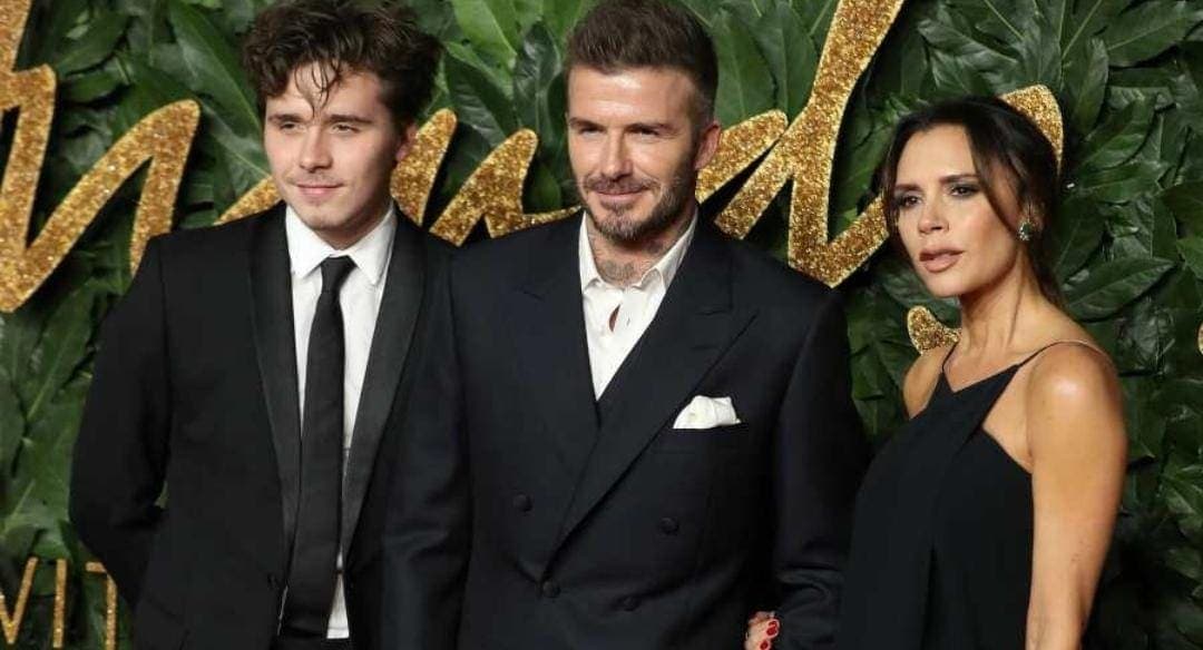 Brooklyn Beckham, hijo de David y Victoria requiere de 60 personas para hacer un sándwich