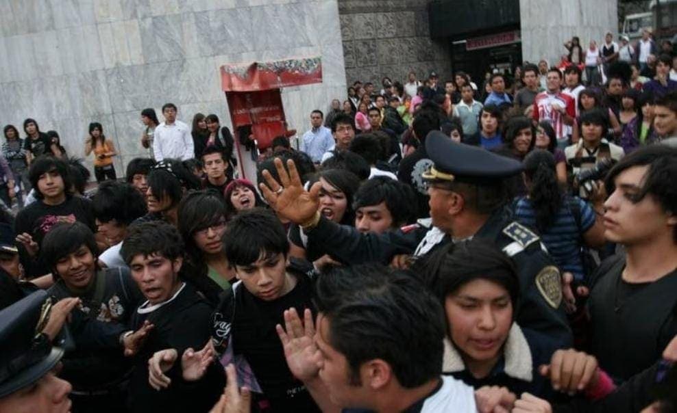 Video: Se cumplen 14 años de la batalla de emos vs punks en la Cdmx