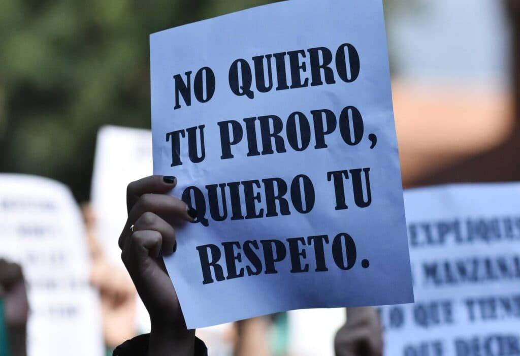 Mujeres del sector salud y educación son las principales víctimas de acoso en México