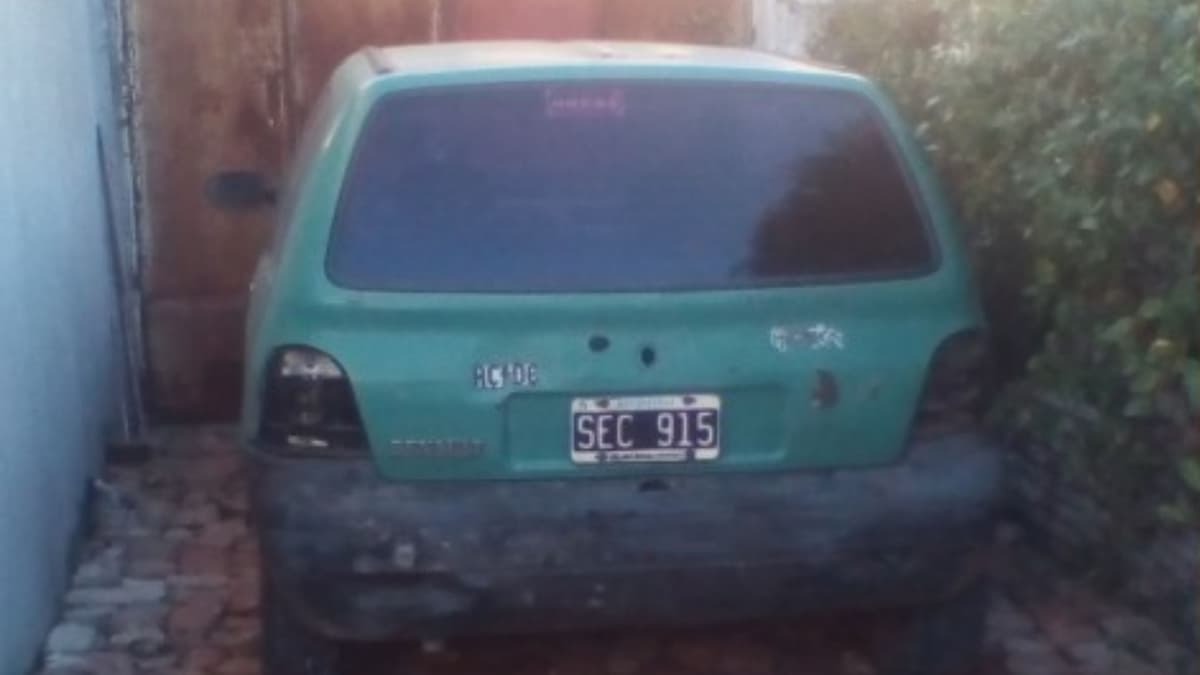 Roban auto a joven con las cenizas de su abuela adentro, las llevaba a todos lados