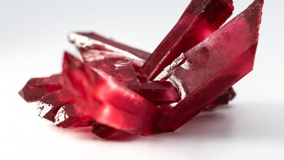 Inusual rubí expuesto en subasta puede llegar a valer 120 millones de dólares