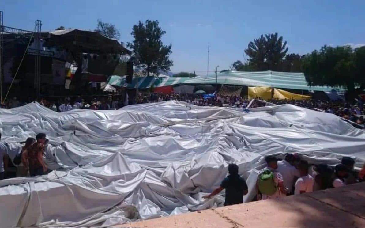 Video: Caída de carpa en una feria deja un fallecido y varios heridos