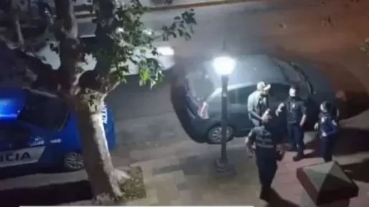 Policía interrumpe una obra de teatro creyendo que era un robo