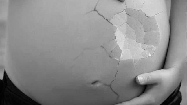 Mujer recibe 30 años de cárcel por aborto involuntario