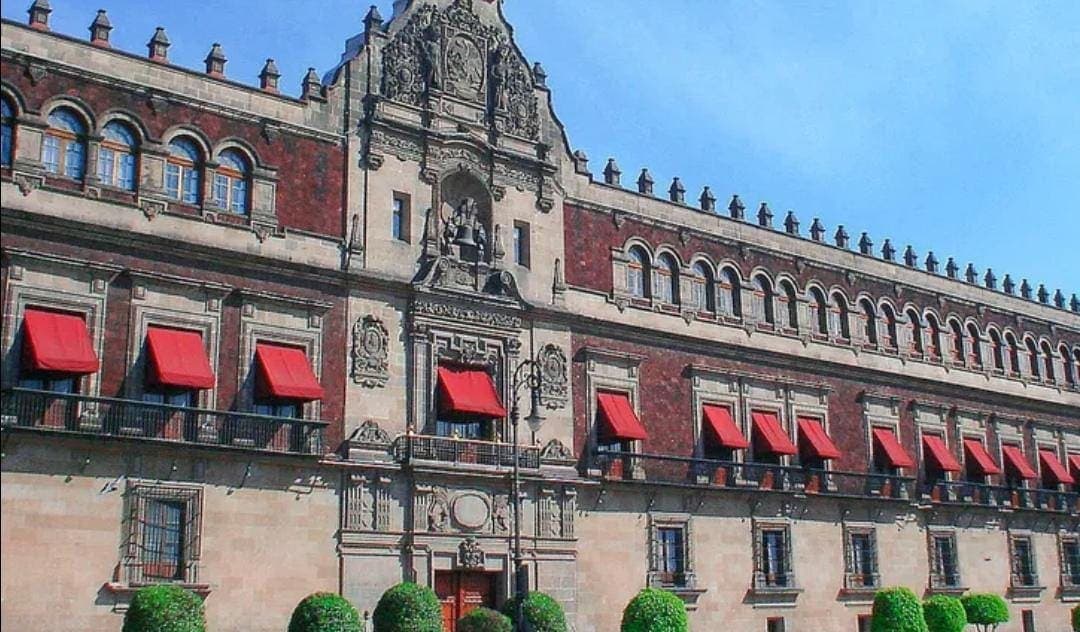 Presidencia pagará 370 mil pesos para acabar con las ratas de Palacio Nacional