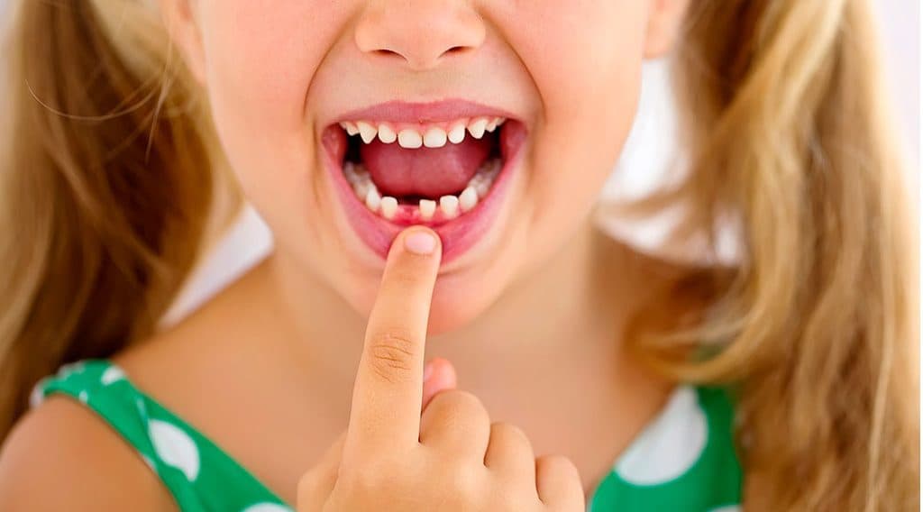 Niña pierde su diente y se hace viral tras escribir una carta al ratón