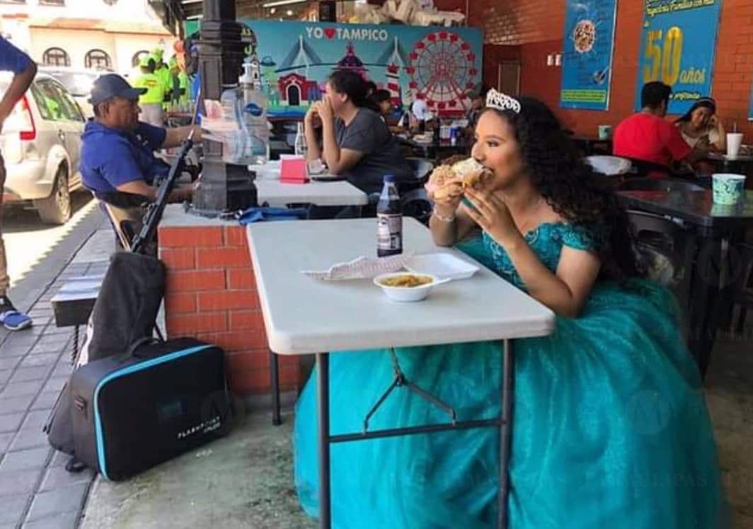 Quinceañera va por una "torta" antes de la fiesta y se hace viral