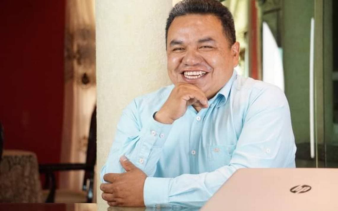 Alcalde destituye a su esposa del DIF luego que atacara a otra mujer