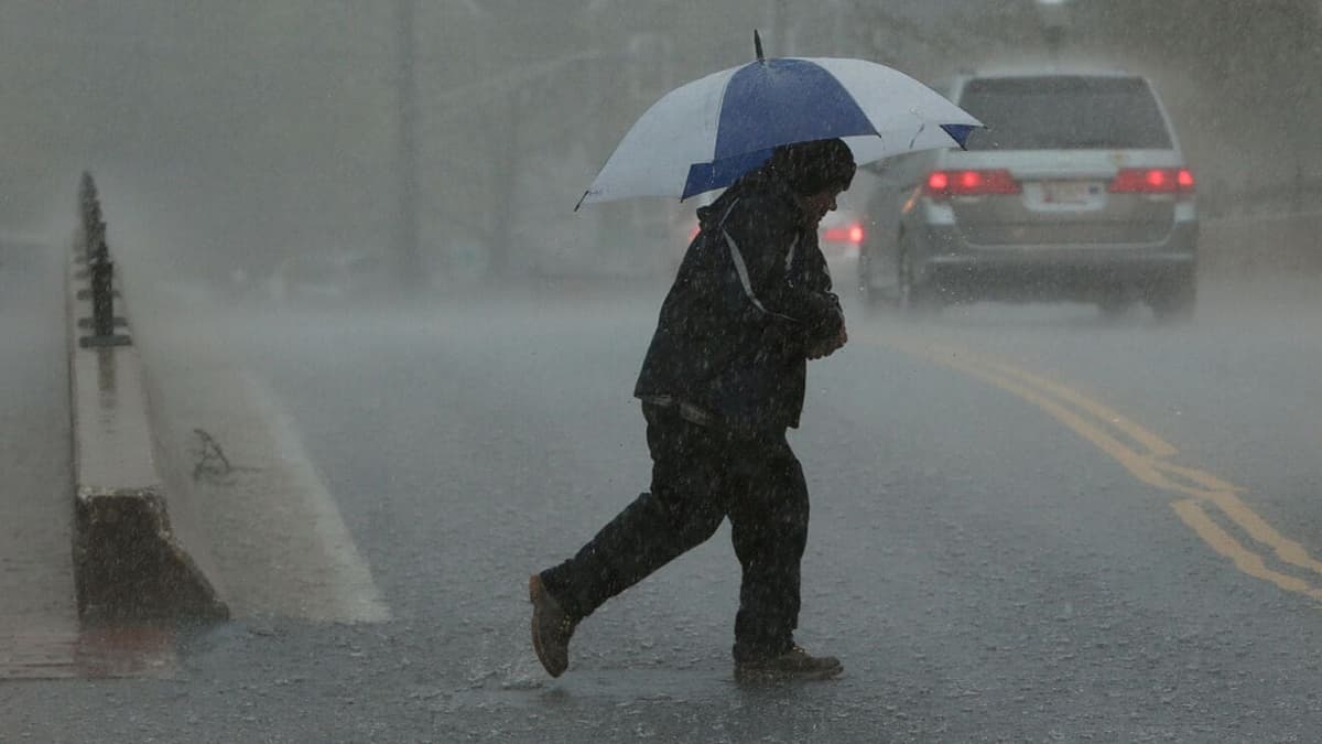Celebran en Monterrey: Llueve tras meses de sequía y crisis por agua