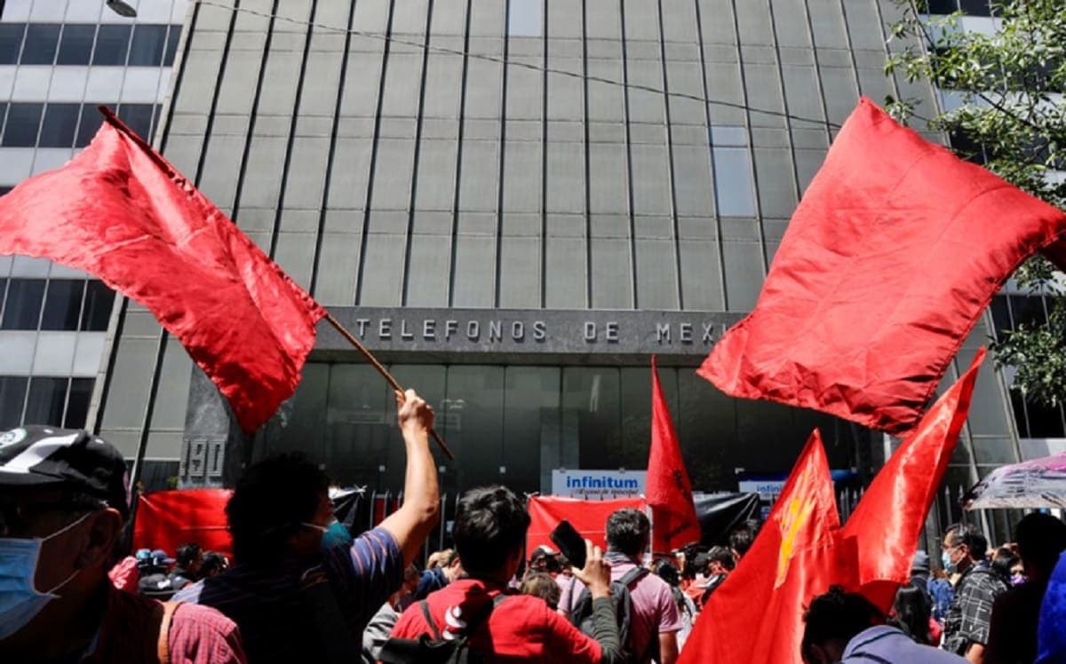 Estalla huelga: Trabajadores de Telmex no atenderán servicios