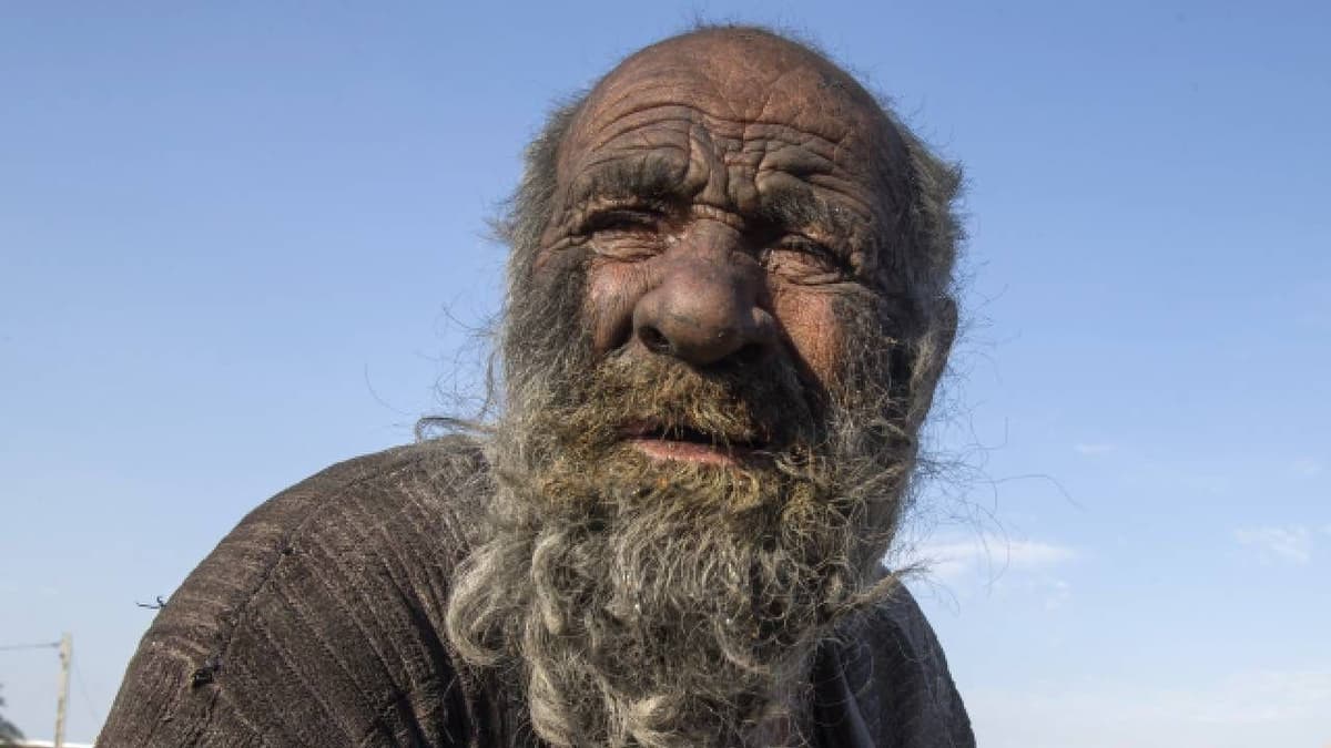 Muere a los 94 años Amou Haji, el hombre 'más sucio del mundo'