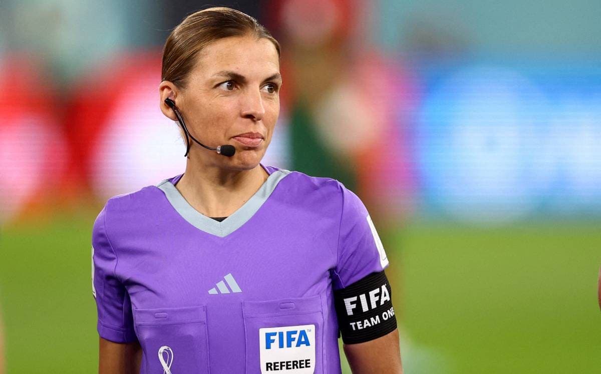 Stéphanie Frappart: La primera arbitra en pitar un partido de un Mundial