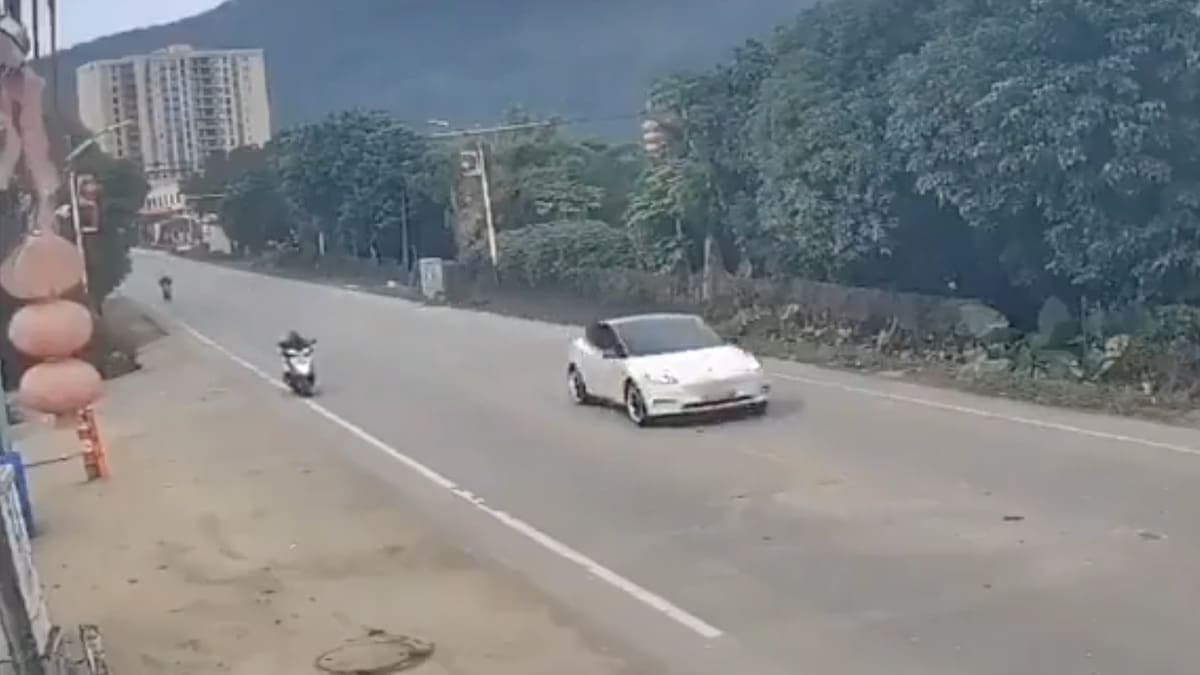 VIDEO: Tesla en piloto automático pierde el control y mata a dos personas