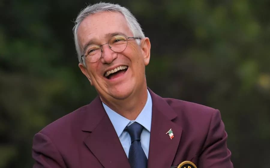 Ricardo Salinas Pliego se burla de vacaciones dignas, asegura que le dejarán ganancias para Banco Azteca