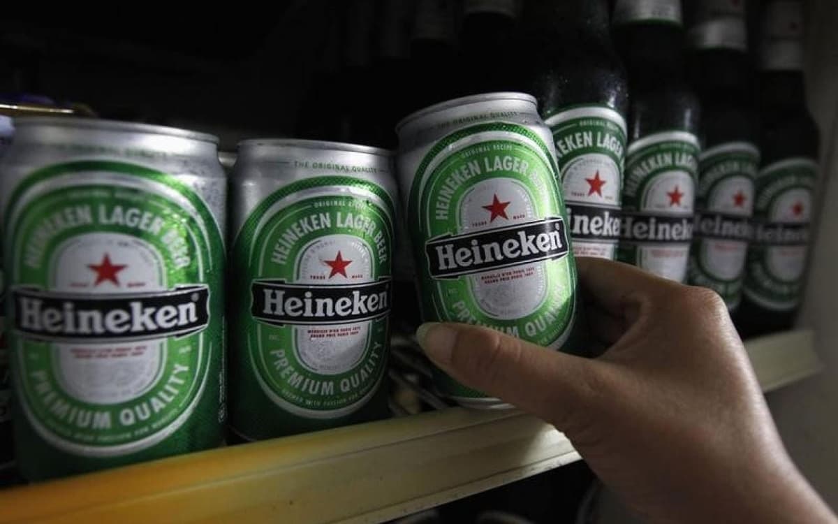 Femsa se despide de Heineken al vender todas sus acciones para pagar deuda