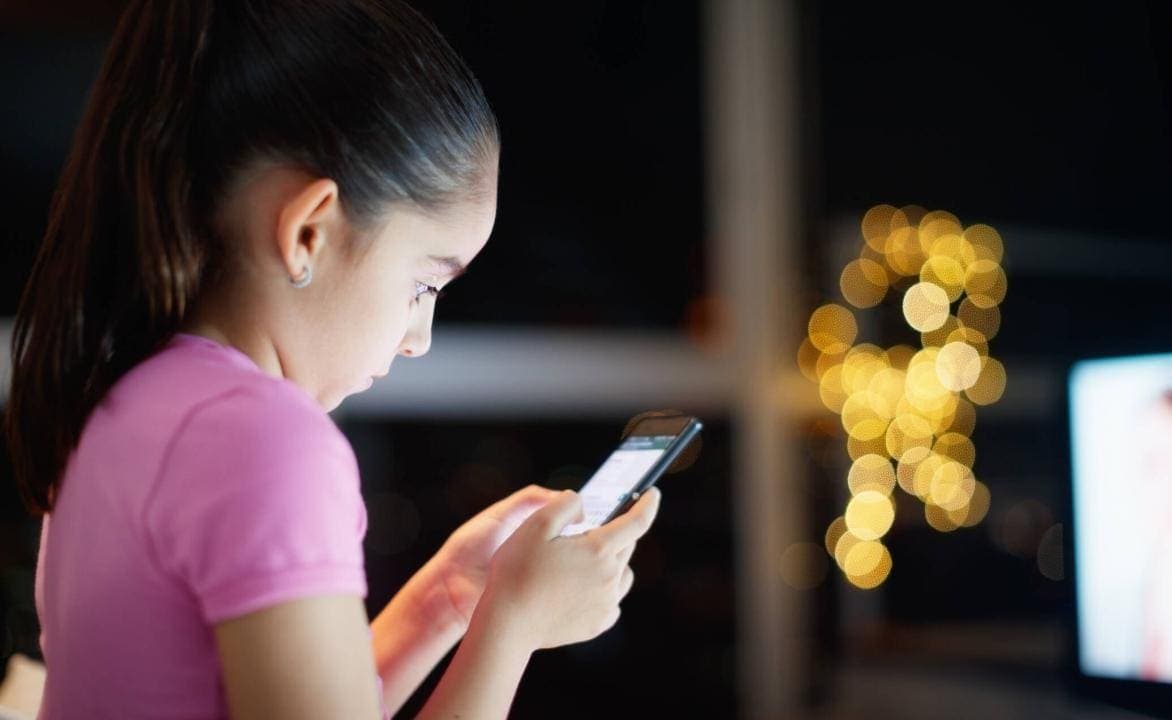 Utah prohíbe a niños usar redes sociales sin permiso paterno